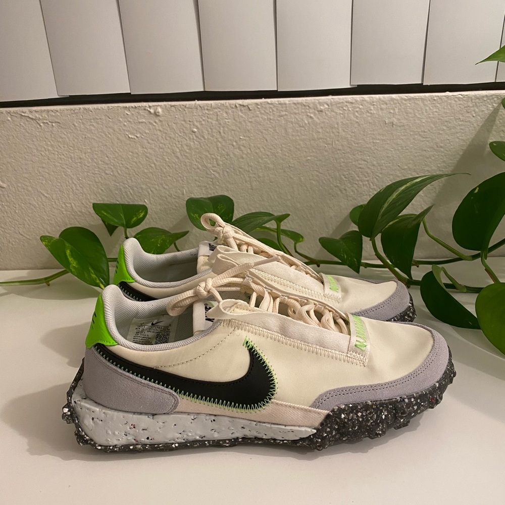 Nike waffle racer shoe